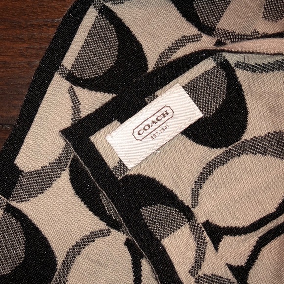 Coach scarf - Picture 2 of 2